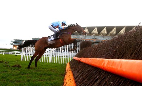 Un De Sceaux winning the Clarence House Chase last year